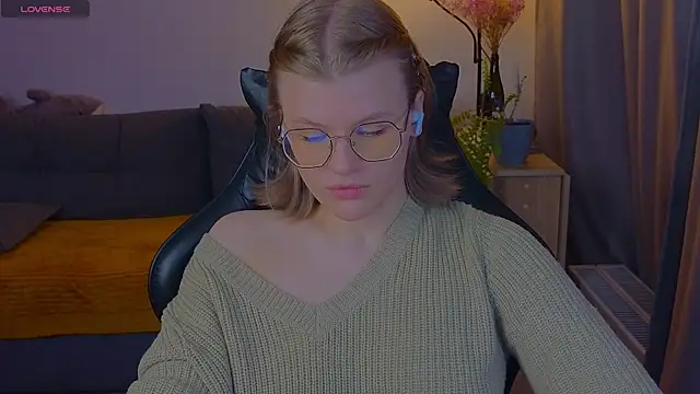  JessieVibes online show from April 2026 01:39:01 PM