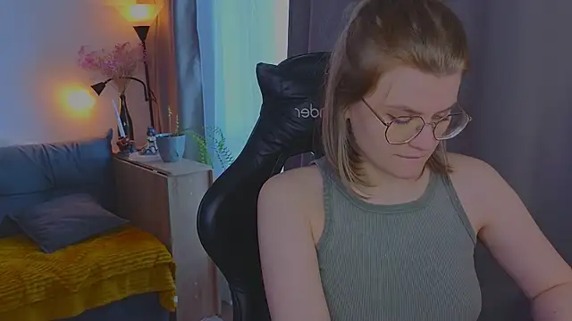  JessieVibes online show from April 2026 01:35:02 PM