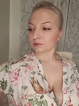 Snapshot of Anesteishen chatting on December 2025 04:57:02 AM Anesteishen online show from December 2025 04:57:02 AM