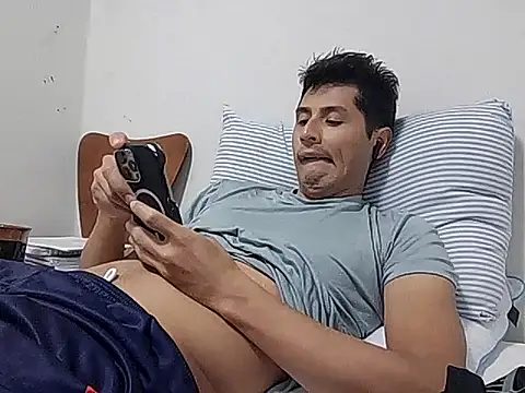 Snapshot of PerroDemonioHot chatting on September 2025 04:04:02 AM PerroDemonioHot online show from September 2025 04:04:02 AM