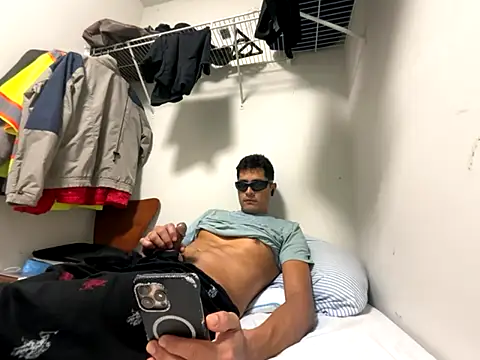 Snapshot of PerroDemonioHot chatting on October 2025 02:46:01 AM PerroDemonioHot online show from October 2025 02:46:01 AM