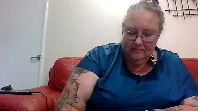 Snapshot of k1w1bbw chatting on February 2025 07:54:02 AM k1w1bbw online show from February 2025 07:54:02 AM