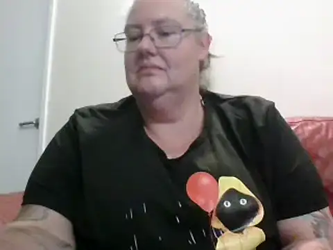 Snapshot of k1w1bbw chatting on February 2025 01:41:01 AM k1w1bbw online show from February 2025 01:41:01 AM