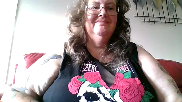 Snapshot of k1w1bbw chatting on February 2025 06:32:02 AM k1w1bbw online show from February 2025 06:32:02 AM