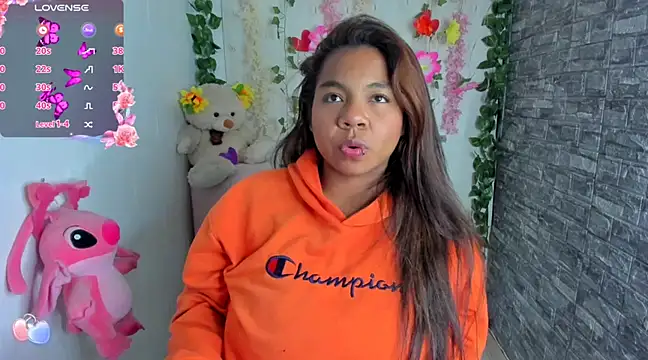 Snapshot of naty_jhonsom_ chatting on March 2025 07:44:01 AM naty jhonsom online show from March 2025 07:44:01 AM