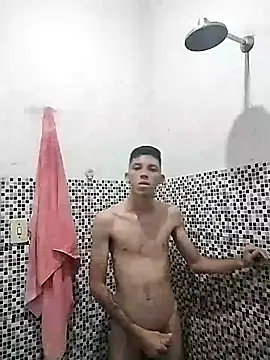 Snapshot of welitonzz28 chatting on May 2026 10:27:01 PM welitonzz28 online show from May 2026 10:27:01 PM