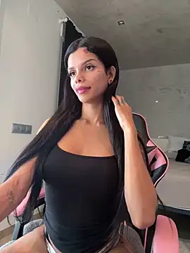 Snapshot of Rosariolovex chatting on February 2025 04:00:02 PM Rosariolovex online show from February 2025 04:00:02 PM