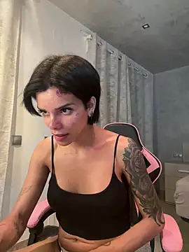 Snapshot of Rosariolovex chatting on February 2025 09:29:02 PM Rosariolovex online show from February 2025 09:29:02 PM