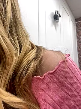 Snapshot of LanaSparks chatting on November 2025 04:52:02 AM LanaSparks online show from November 2025 04:52:02 AM