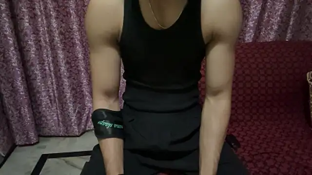 hot hunk boy online show from March 2026 10:04:01 AM