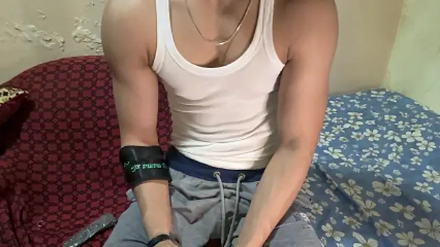 hot hunk boy online show from February 2026 05:57:01 PM