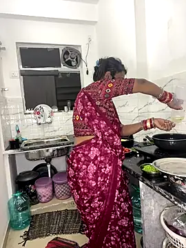 YourSuperTanya online show from December 2025 03:13:02 PM