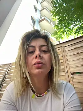Snapshot of ChloeFrost chatting on June 2026 05:19:02 AM ChloeFrost online show from June 2026 05:19:02 AM