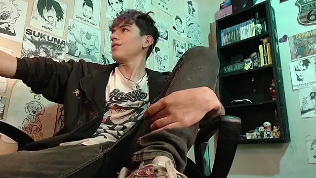 Snapshot of Mickey_Magic chatting on March 2025 12:01:01 PM Mickey Magic online show from March 2025 12:01:01 PM