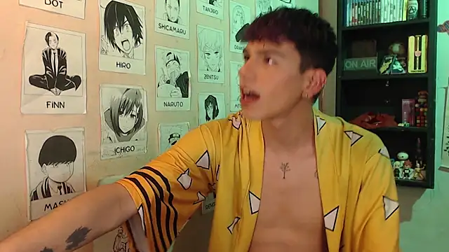 Snapshot of Mickey_Magic chatting on February 2025 07:41:01 PM Mickey Magic online show from February 2025 07:41:01 PM