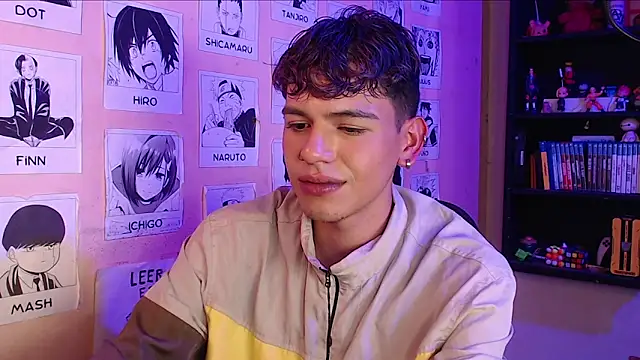 Snapshot of Mickey_Magic chatting on February 2025 09:26:02 PM Mickey Magic online show from February 2025 09:26:02 PM