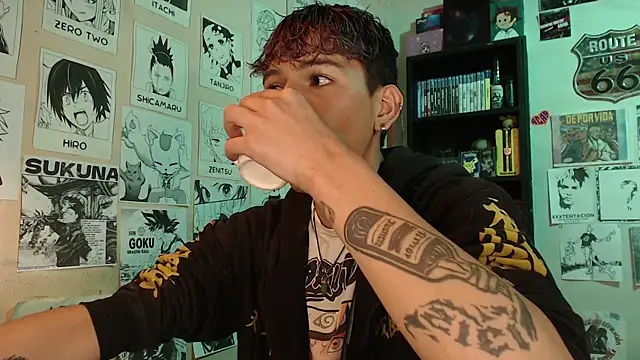 Snapshot of Mickey_Magic chatting on March 2025 02:48:01 AM Mickey Magic online show from March 2025 02:48:01 AM