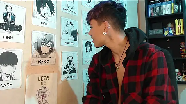 Snapshot of Mickey_Magic chatting on February 2025 04:44:01 AM Mickey Magic online show from February 2025 04:44:01 AM