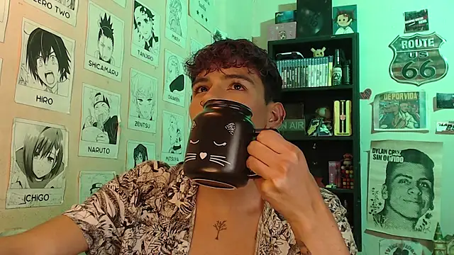 Snapshot of Mickey_Magic chatting on February 2025 04:07:01 AM Mickey Magic online show from February 2025 04:07:01 AM