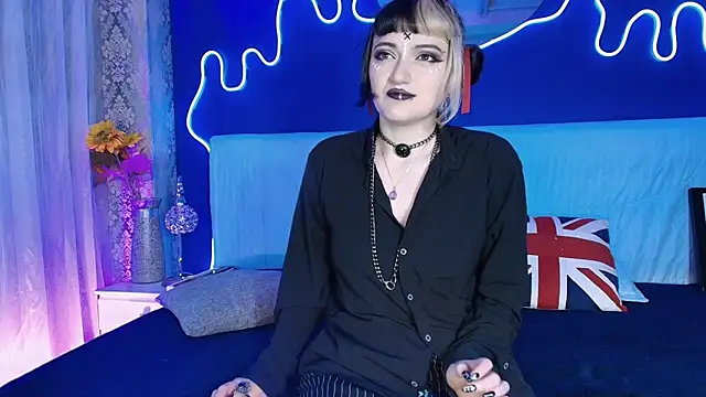 JeanneSabatier online show from May 2026 07:44:02 PM