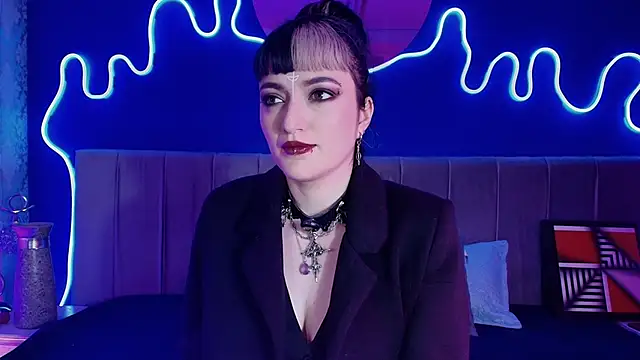 JeanneSabatier online show from June 2026 07:33:01 PM