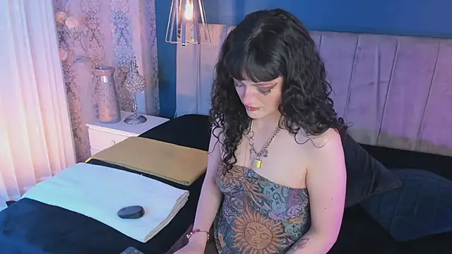 JeanneSabatier online show from October 2025 07:47:01 PM