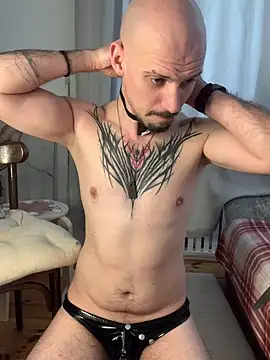 Snapshot of AssHunter4k chatting on March 2025 11:39:02 AM AssHunter4k online show from March 2025 11:39:02 AM