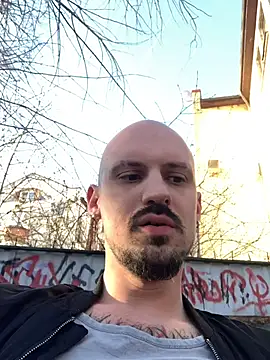 Snapshot of AssHunter4k chatting on April 2026 03:42:02 PM AssHunter4k online show from April 2026 03:42:02 PM