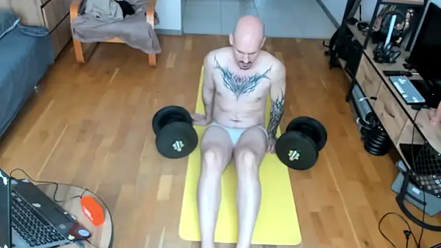 Snapshot of AssHunter4k chatting on May 2026 09:01:02 AM AssHunter4k online show from May 2026 09:01:02 AM