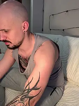 AssHunter4k online show from February 2026 08:02:02 AM