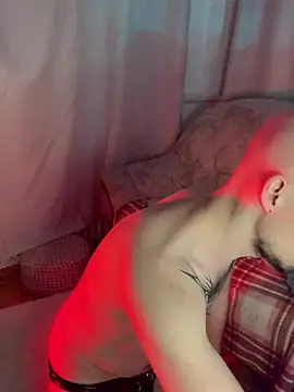 Snapshot of AssHunter4k chatting on March 2025 06:00:01 PM AssHunter4k online show from March 2025 06:00:01 PM