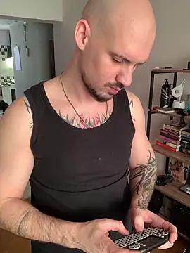 AssHunter4k online show from December 2025 09:11:01 AM