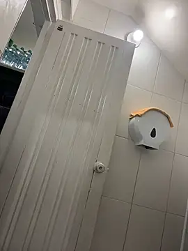 Miia Jazmin online show from December 2025 02:08:02 PM