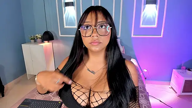 Snapshot of isabella_zc chatting on May 2026 12:10:01 PM isabella zc online show from May 2026 12:10:01 PM