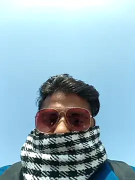 Snapshot of Raziv_komal143 chatting on March 2025 05:37:01 AM Raziv komal143 online show from March 2025 05:37:01 AM