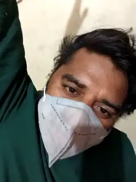 Snapshot of Raziv_komal143 chatting on February 2025 07:13:01 PM Raziv komal143 online show from February 2025 07:13:01 PM