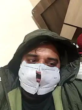 Snapshot of Raziv_komal143 chatting on January 2025 02:23:01 PM Raziv komal143 online show from January 2025 02:23:01 PM