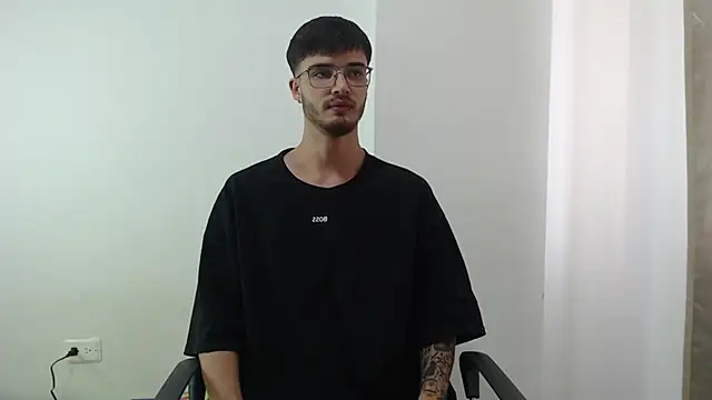 Snapshot of Aleex_Miller chatting on September 2025 04:09:02 PM Aleex Miller online show from September 2025 04:09:02 PM