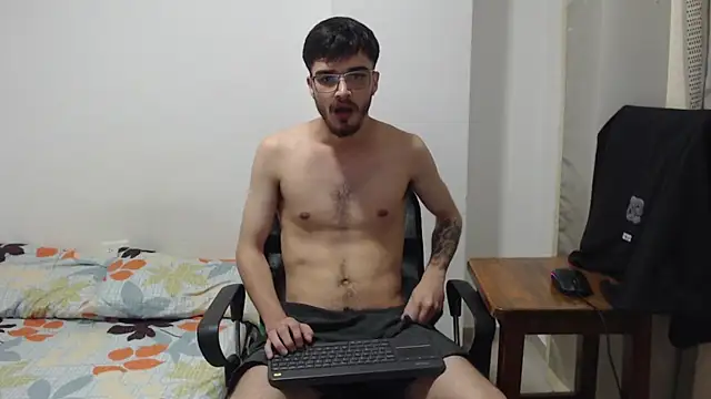 Aleex Miller online show from November 2025 04:45:01 AM