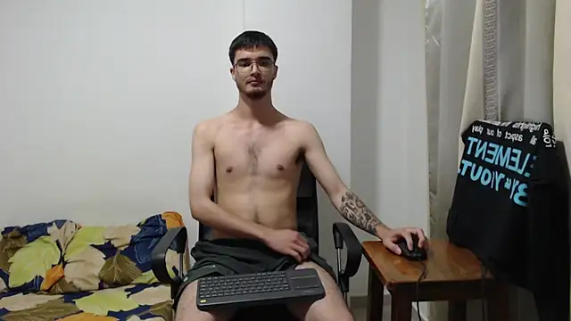 Snapshot of Aleex_Miller chatting on October 2025 09:32:02 AM Aleex Miller online show from October 2025 09:32:02 AM
