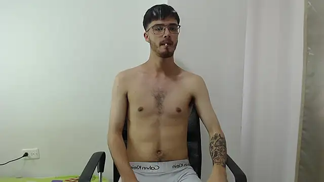Snapshot of Aleex_Miller chatting on September 2025 11:43:01 AM Aleex Miller online show from September 2025 11:43:01 AM