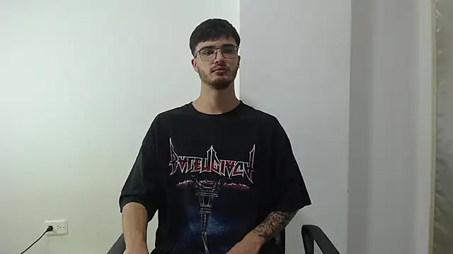 Snapshot of Aleex_Miller chatting on September 2025 04:15:01 AM Aleex Miller online show from September 2025 04:15:01 AM