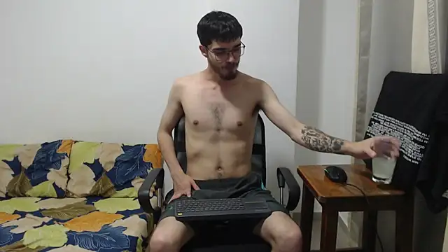 Aleex Miller online show from November 2025 02:07:02 AM