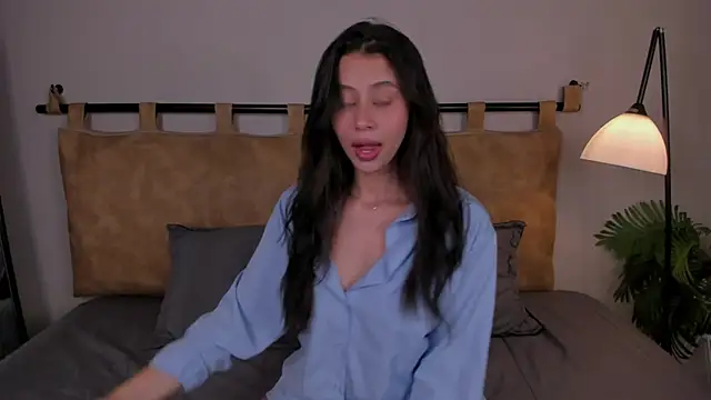 hannah brady online show from September 2025 10:38:02 PM