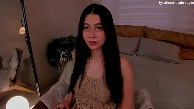 hannah brady online show from October 2025 09:36:01 PM