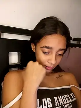 Zoe Sweett18 online show from March 2026 07:08:01 PM