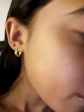 Zoe Sweett18 online show from April 2026 12:32:02 PM