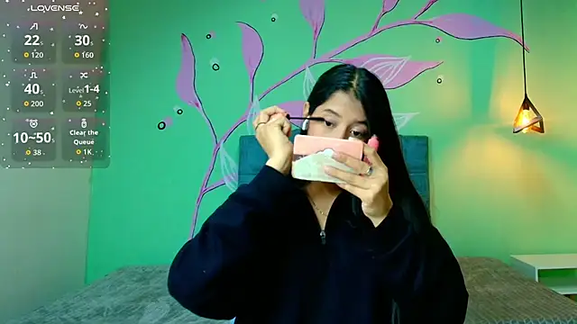 Connie Bell online show from October 2025 04:50:02 PM