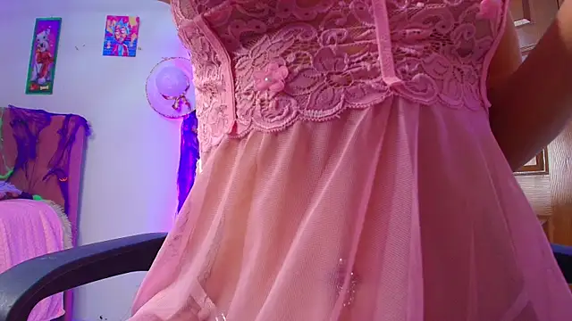 Snapshot of MiaFlamesxxx chatting on October 2025 11:57:02 PM MiaFlamesxxx online show from October 2025 11:57:02 PM