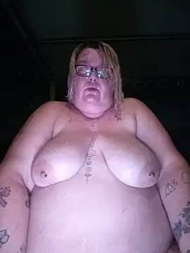 diosacurvy1984 online show from June 2026 10:37:01 PM